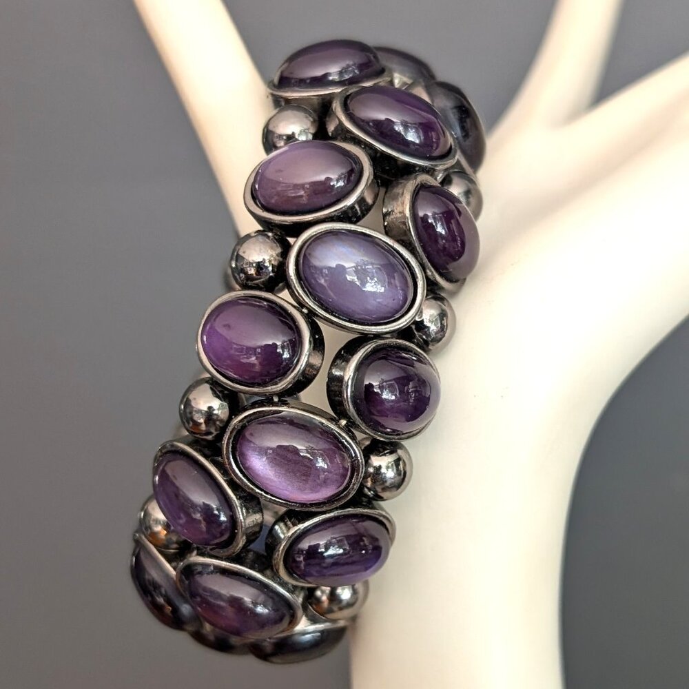 Shades of purple domed stretch bracelet